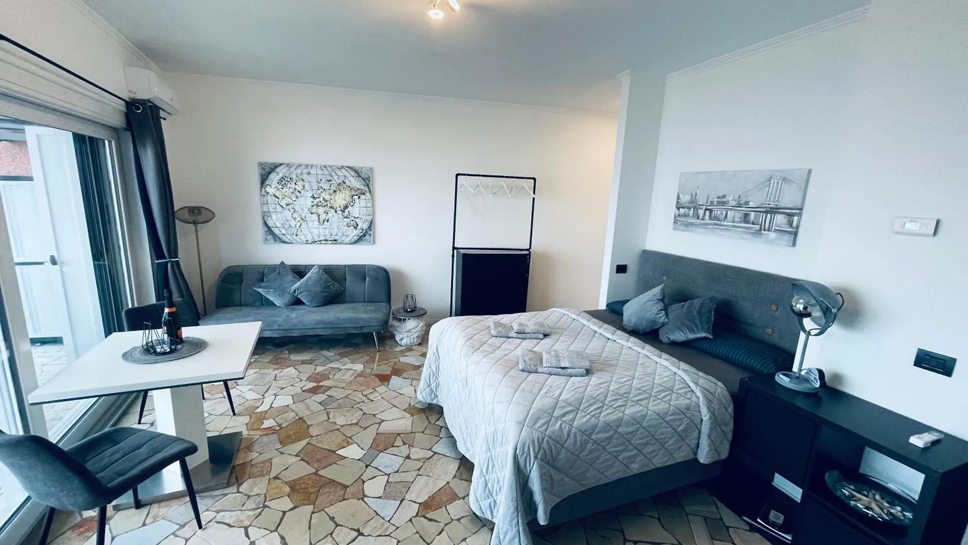 Studio Belmonte Mit Direktem Seeblick Brezzo Italy